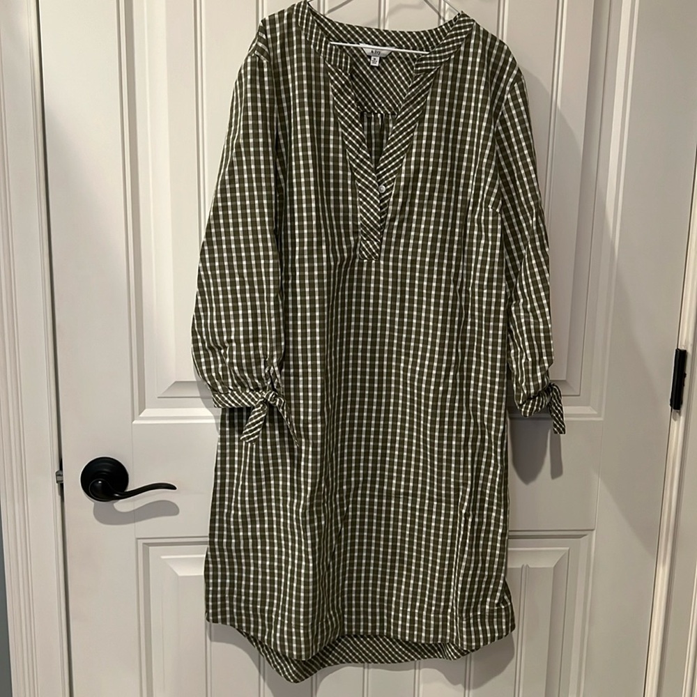 Crown & Ivy tunic dress.
